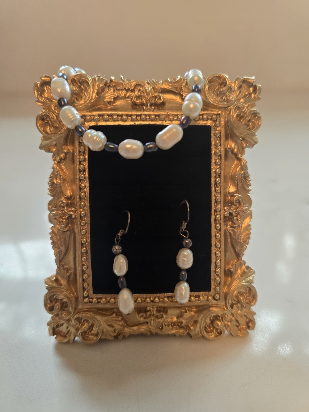 Freshwater Pearl and Hematite Bead Necklace and Earring Set - White